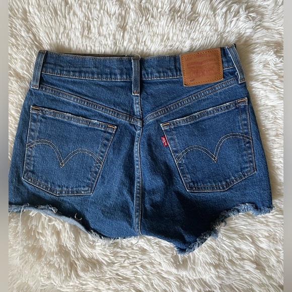 Levi’s 501® HIGH RISE BUTTON FLY WOMEN'S SHORTS - Picture 4 of 4